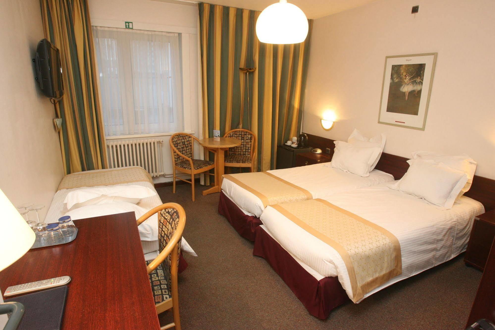Prado Hotel 3*